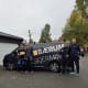 Bærum Solskjerming team foran firmabilen på Jar med Somfy Expert skiltet